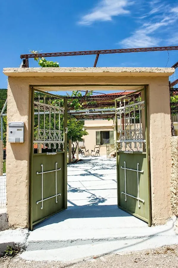 Garbis Garden View Apartment Valsamata